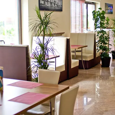 Versal Airport Modlin شقة